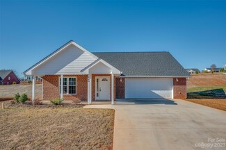140 Central Park Cir, Spindale, NC 28160
