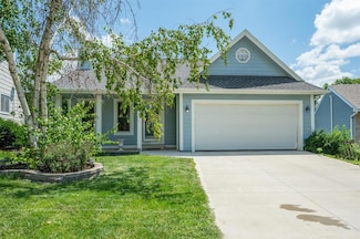 509 53rd St, West Des Moines, IA 50266