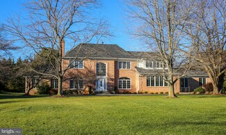 21 Holly Leaf Ct, Bethesda, MD 20817