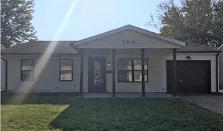 706 Saint Barbara Ln, East Saint Louis, IL 62206