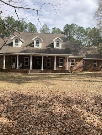 1426 Elks Lake Rd, Hattiesburg, MS 39401