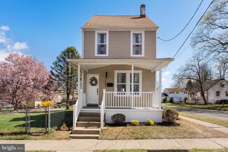 1217 Chestnut St, Burlington, NJ 08016
