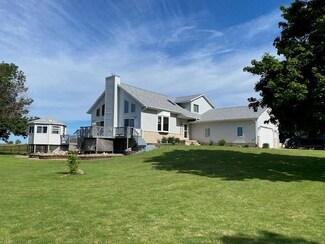 560 C Ave W, Walford, IA 52351