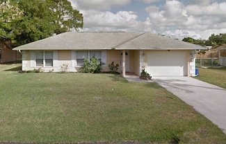 513 SE Crosspoint Dr, Port Saint Lucie, FL 34983