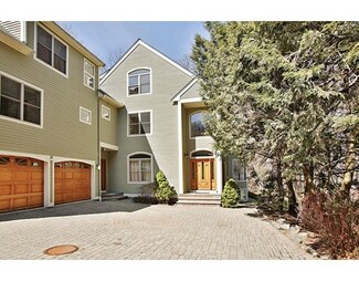 9 Thurston Rd Unit 9, Newton Upper Falls, MA 02464