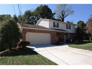 114 Northwood Villa Ln, Parkersburg, WV 26104