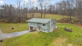 851 Middle Pownal Rd, Pownal, VT 05261