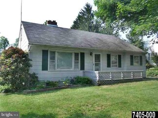 24 Gateway Rd, York, PA 17403