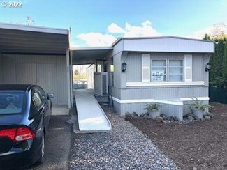 906 SW Alder St Unit 20, Dundee, OR 97115