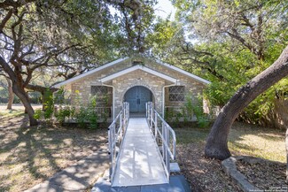 8618 Indian Hills Ln, Boerne, TX 78006