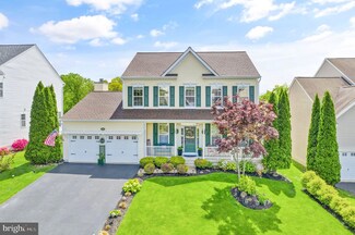 17568 Tedler Cir, Round Hill, VA 20141