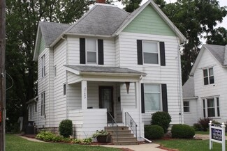 1043 Highland Ave, Dixon, IL 61021