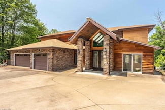 2081 Lakeside Estates, Morgantown, WV 26508