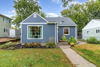 29 Jackson Ave S, Hopkins, MN 55343