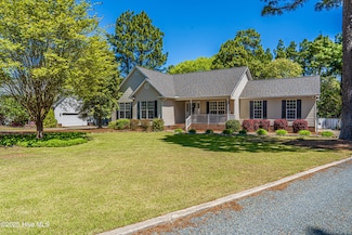 245 Sullivan Dr, Whispering Pines, NC 28327