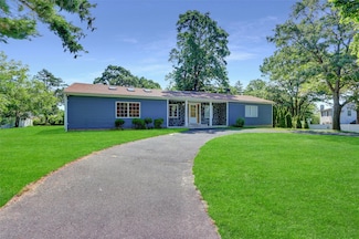 2697 Heather Ave, Medford, NY 11763