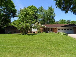800 Jackson St, Oregon, IL 61061