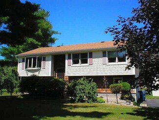 7641 Creekside Cir, Sodus, NY 14551