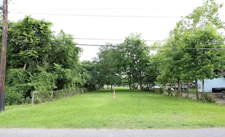 695 Shell St, Beaumont, TX 77705