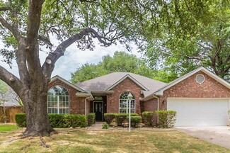530 Newberry St, Grand Prairie, TX 75052