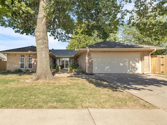3513 Jim Robison Dr, Edmond, OK 73013