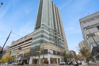 111 W Maple St Unit 812, Chicago, IL 60610