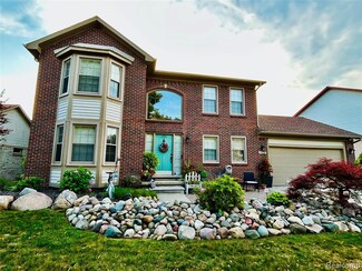 7575 Cherrywood Dr, Westland, MI 48185