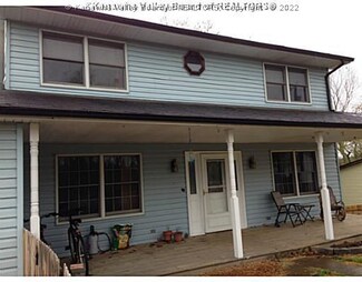 15 Hickory Rd, Nitro, WV 25143