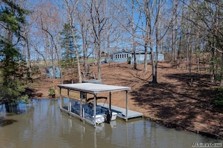 960 Poplar Creek Rd, Bracey, VA 23919