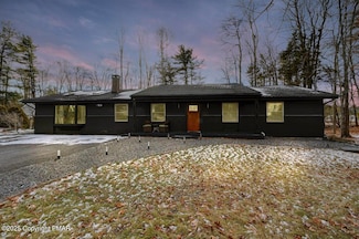 111 Elm Dr, Blakeslee, PA 18610