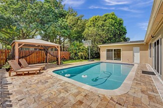 10472 NW 2nd Ct, Plantation, FL 33324