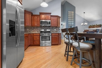 7 Evelyn Ave, Derry, NH 03038