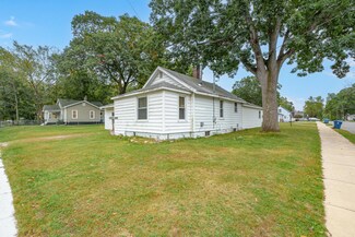 2427 Springmont Ave, Kalamazoo, MI 49008
