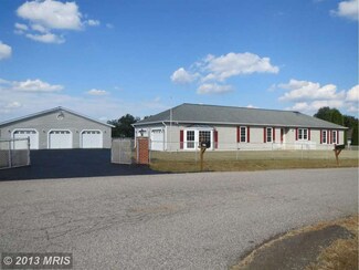 6917 Maplewood Dr, Bealeton, VA 22712