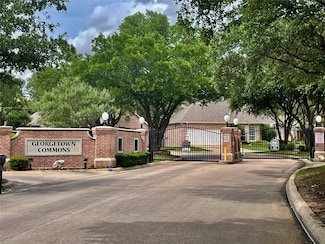 5033 Southpoint Dr, Arlington, TX 76017