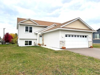 703 Lacie D Ln, Roberts, WI 54023