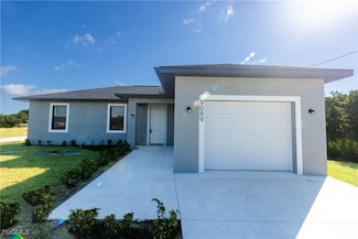 9049 Lamkin Cir, Labelle, FL 33935