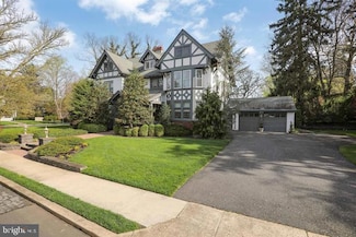 450 Spruce Ln, Woodbury, NJ 08096
