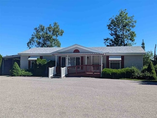 7453 Michigan Heights Dr, Petoskey, MI 49770