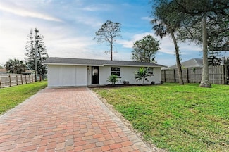 875 Royal Rd, Venice, FL 34293