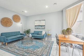 214 Wegman Pkwy, Jersey City, NJ 07305