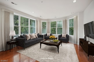 1107 Pointe Gate Dr, Livingston, NJ 07039