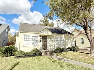 813 Gale St, Houston, TX 77009
