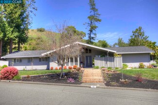 12 Lynwood Place, Moraga, CA 94556
