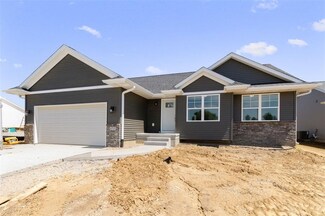 6713 J St SW, Cedar Rapids, IA 52404
