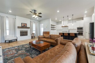 9221 NW 82nd St, Yukon, OK 73099