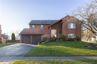 22 Springbrook Cir, Rochester, NY 14606