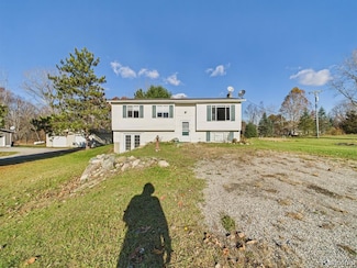 1801 E Norway Lake Rd, Lapeer, MI 48446