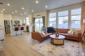 3215 Saddlebrook Ln Unit 319, Plain City, UT 84404