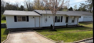 704 Churchill Rd, Fulton, MO 65251